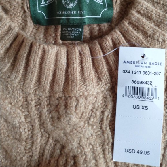 American Eagle Crewneck Cropped Cable Knit Sweater NWT - Picture 6 of 12